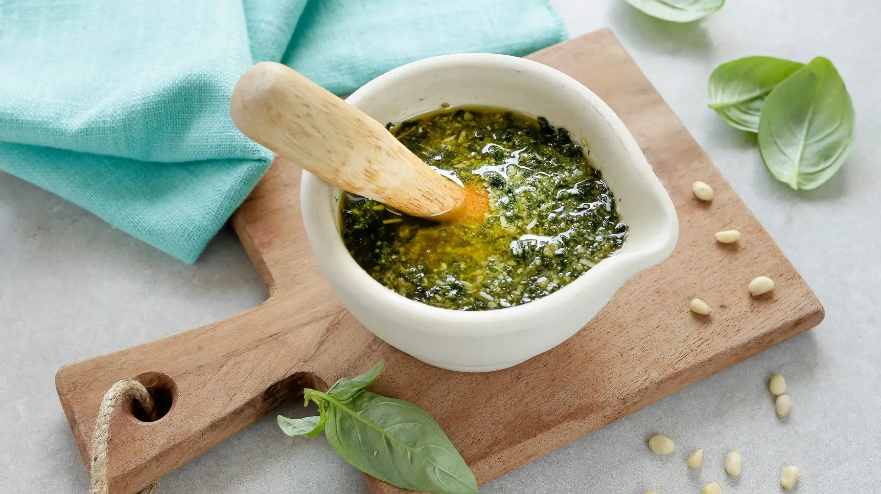How to Craft the Ultimate Genovese Pesto with EVO Oil and Italian Cheese
